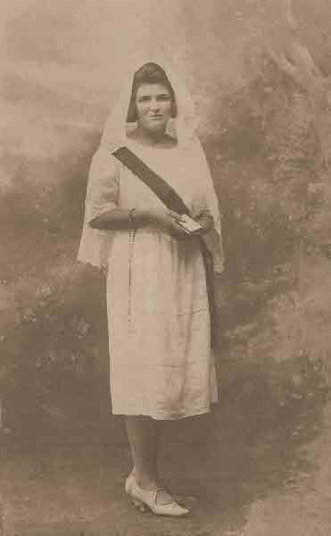 Photo of photos/Teresa A McLennan bn 1906 portrait